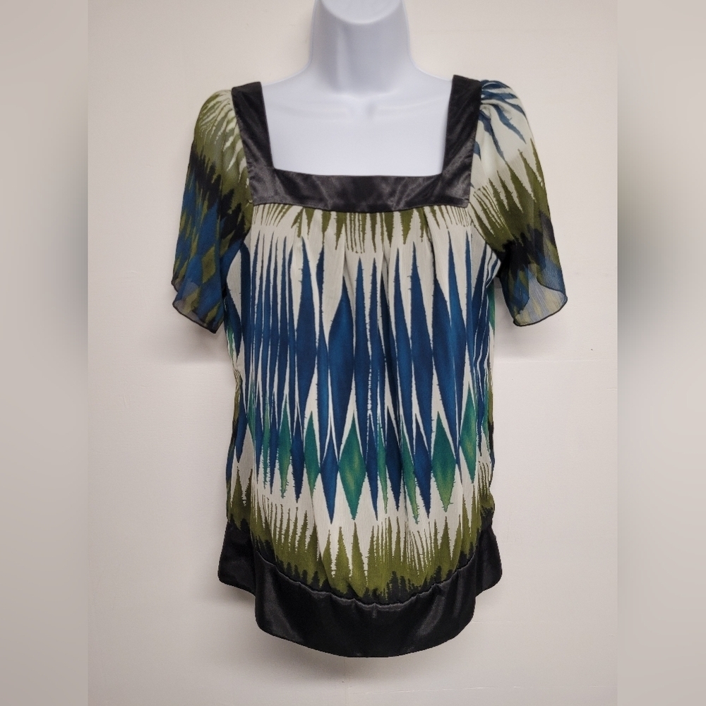 AB Studio Top Fully Lined Sheer Overlay M